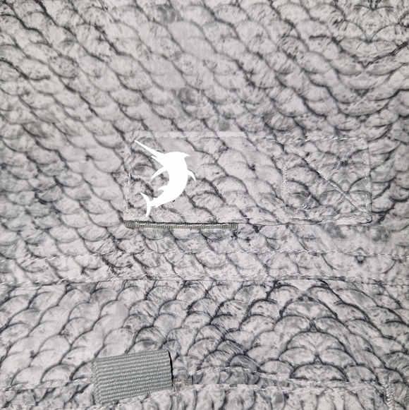 A Reel Legends men's medium long sleeve fishing shirt. Silver fishscale pattern - Picture 2 of 8